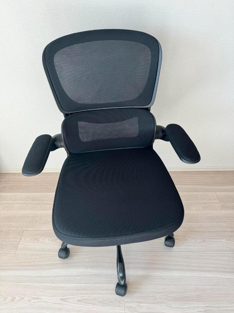 【新品/未使用】あぐらかける広い座面の疲れないオフィスチェア