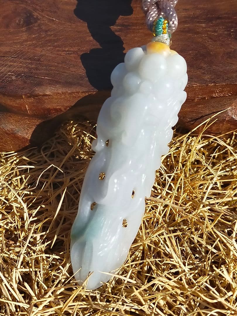 本翡翠彫刻人参如意　縁起物置き物コレクションジェイダイト