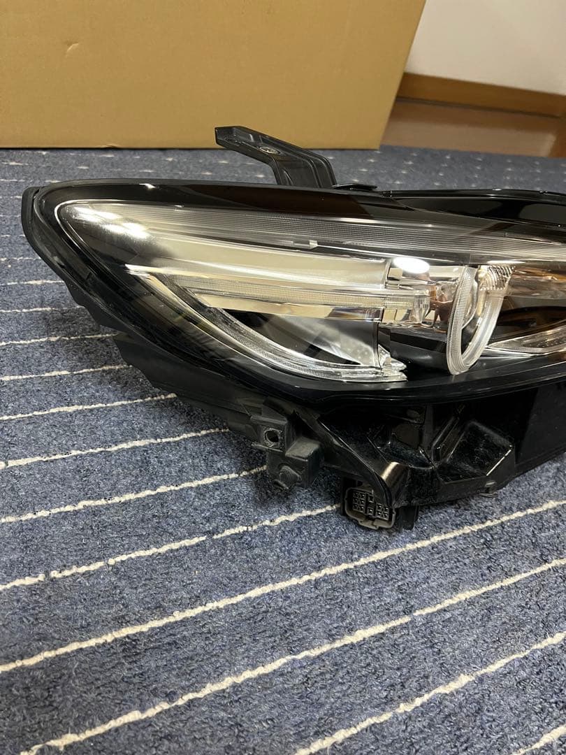 「美品」　マツダ純正　MAZDA6 左右アダクティブLEDヘッドライト