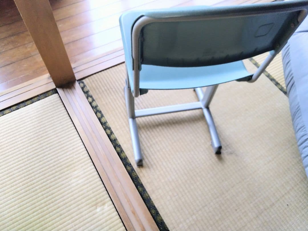 HOUTOKU・学習机・椅子・昇降式・伸縮式・幼稚園〜高校迄・堅牢造・比較的綺麗