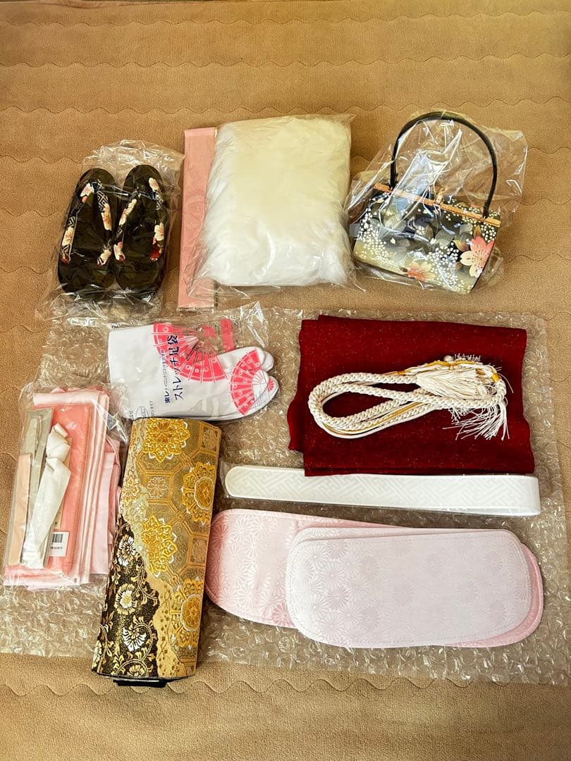 振袖フルセット 緑色 花柄 振袖 赤い帯 ファーあり （靴カバン付き）