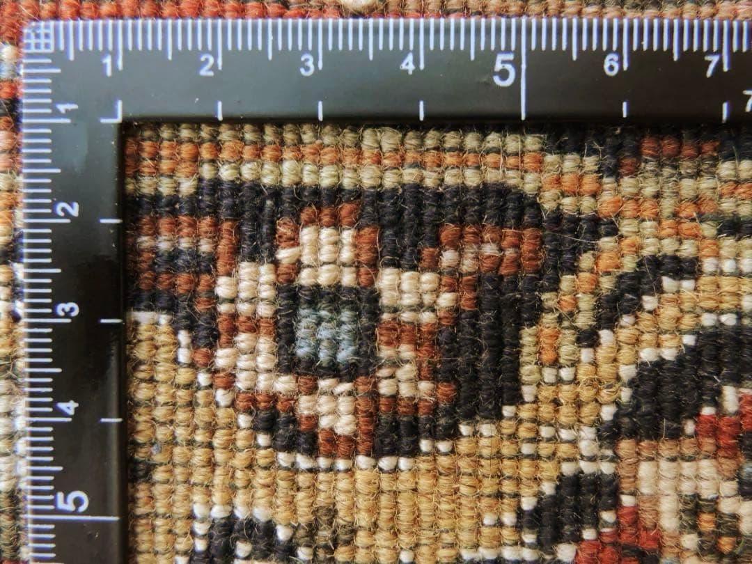 ペルシャ絨毯手織りウール＆シルクタブリーズ産人気なマヒデザイン