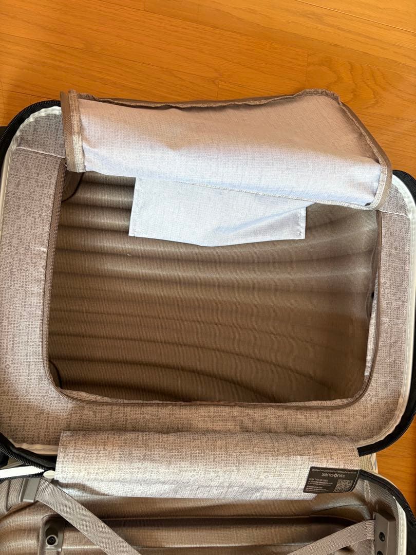 サムソナイト シーライト スピナー 55 美品　ホワイト