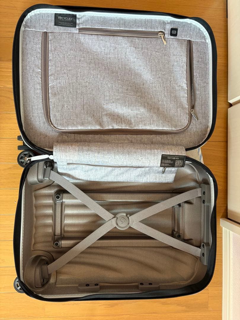 サムソナイト シーライト スピナー 55 美品　ホワイト