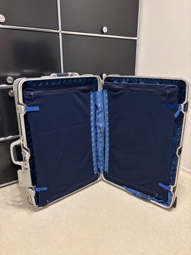 リモワRIMOWA SILVER INTEGRAL 82L4輪アルミ　トパーズ