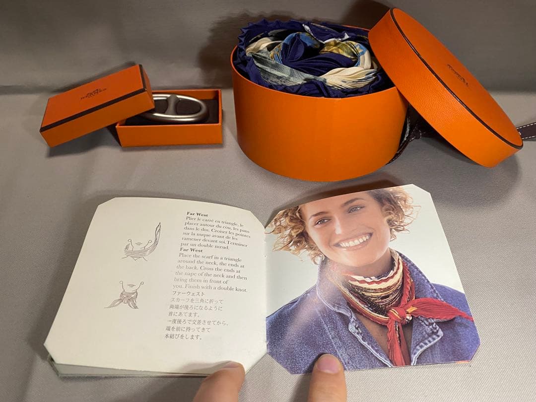 HERMES プリーツスカーフ「カレ プリッセ」