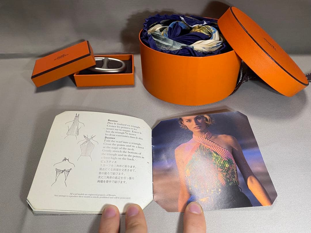 HERMES プリーツスカーフ「カレ プリッセ」