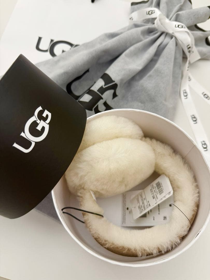 【国内正規品・完売品】UGG シープスキン エンブロイダリー イヤマフ