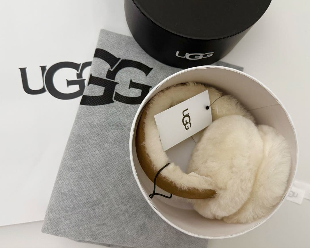 【国内正規品・完売品】UGG シープスキン エンブロイダリー イヤマフ