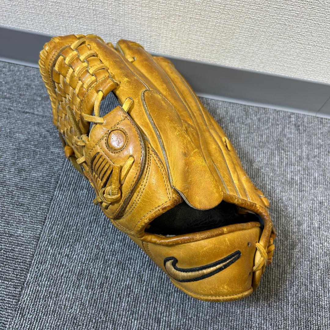 ダルビッシュモデル　NIKE　一般硬式用　投手用グラブ