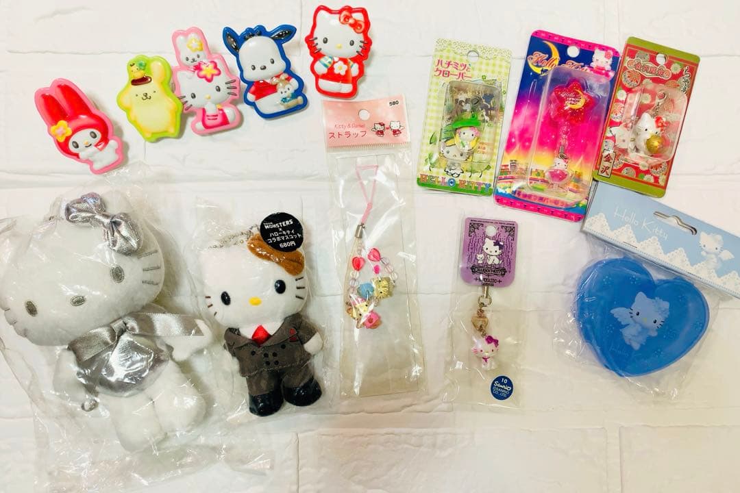 d*3様 ☆レア☆ ハローキティ ぬいぐるみ　ストラップ　メモ　ポストカード等