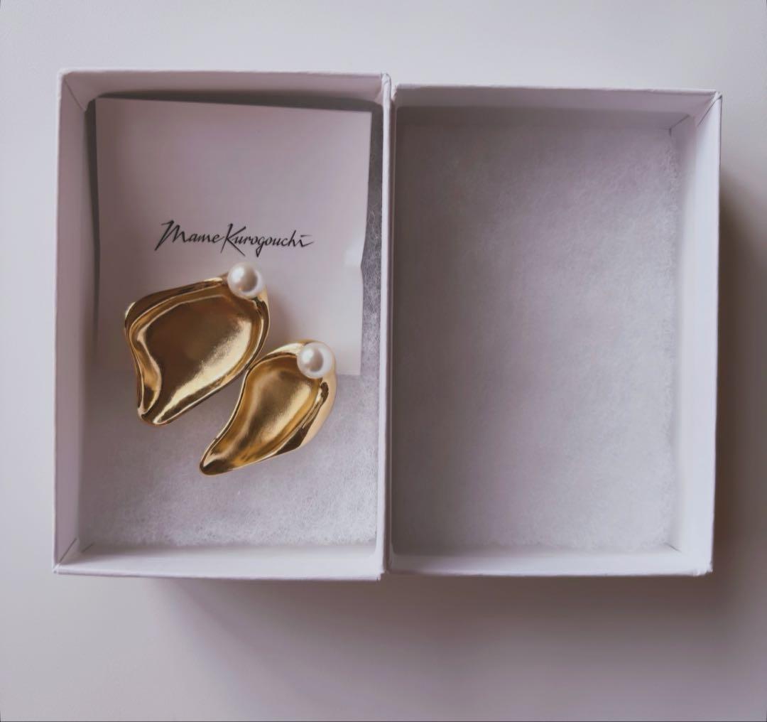 アクセサリー Mame Organic motif Brass Earrings