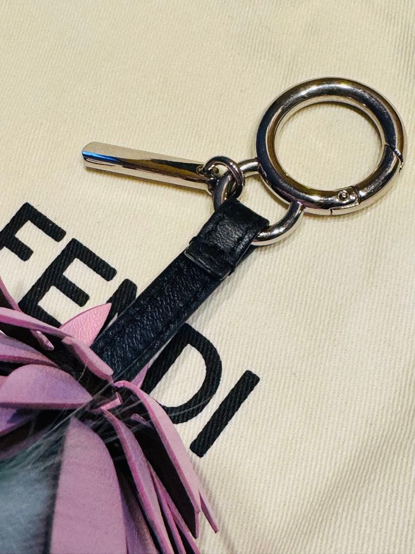 FENDI ポンポンファーチャーム　パイナップル