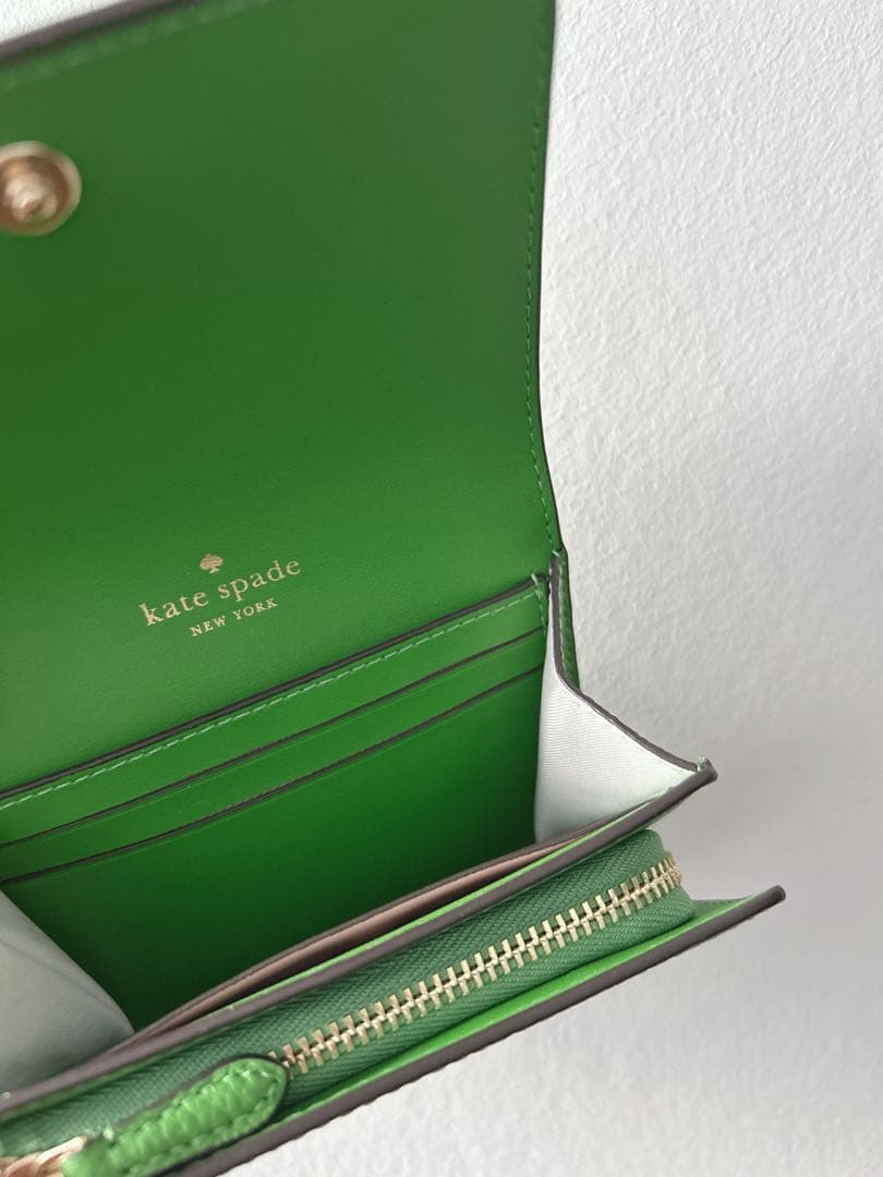 aina‼️新品kate spade ケイラスモール Lジップウォレット