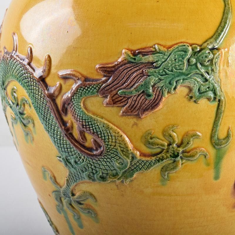 中国　黄地　貼雲龍文　梅瓶　時代箱付　M　R8821B