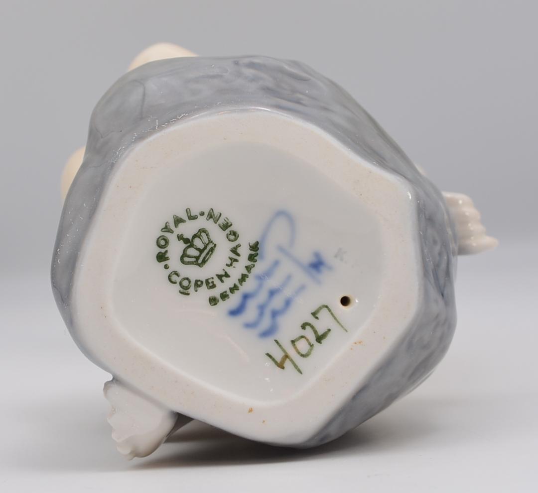 岩の上の裸婦　＃4027　No.2　★ロイヤルコペンハーゲン　デンマーク　絶版