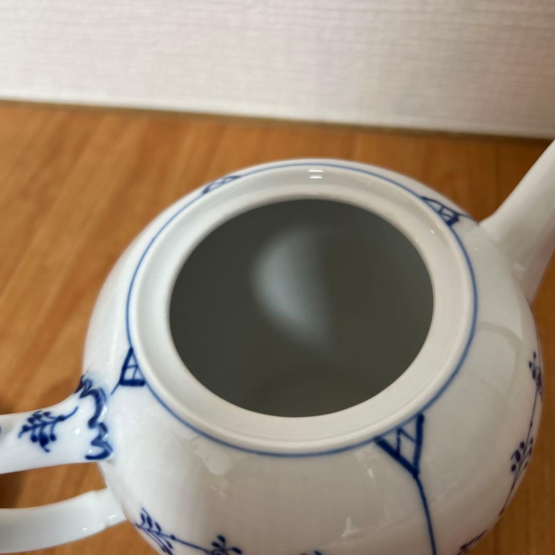 ブルーフルーテッド プレイン ティーポット 700ml