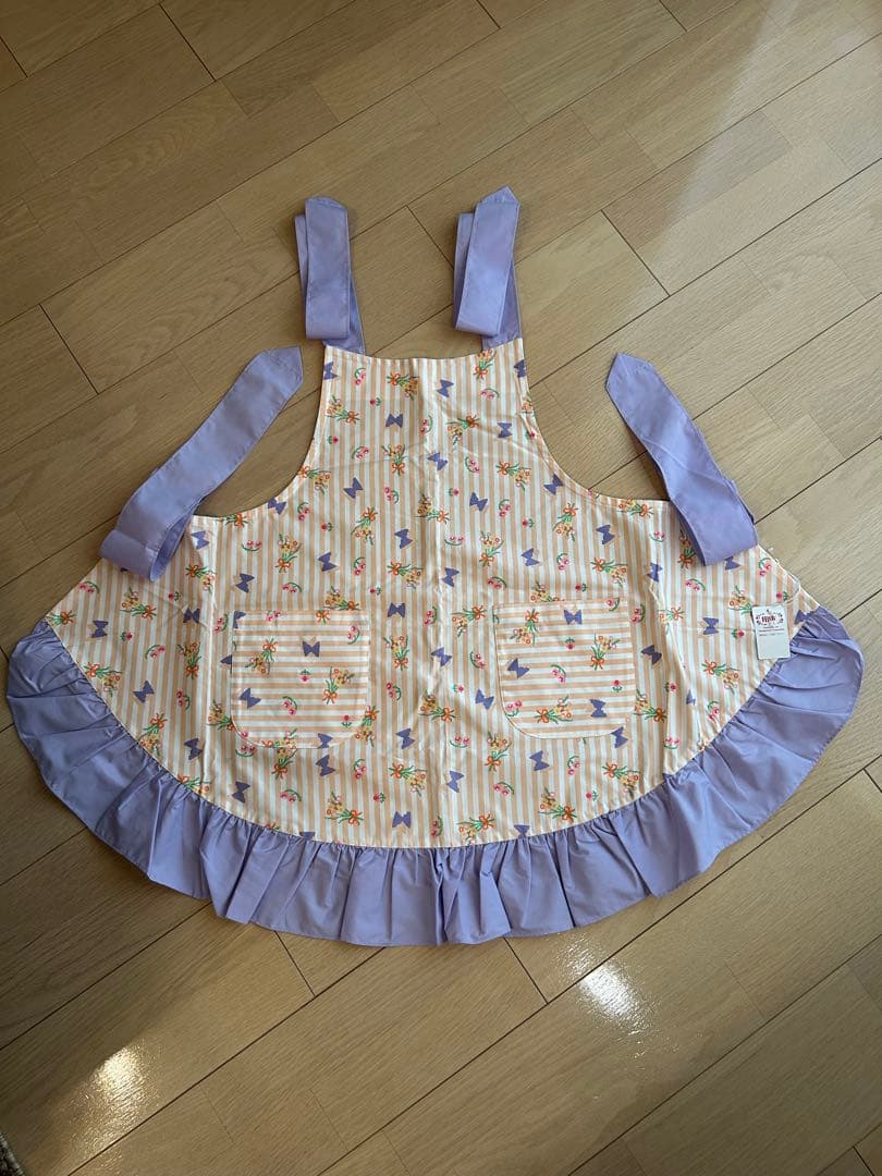 ラブラリー　フェイラー　エプロン　LOVERARY FEILER