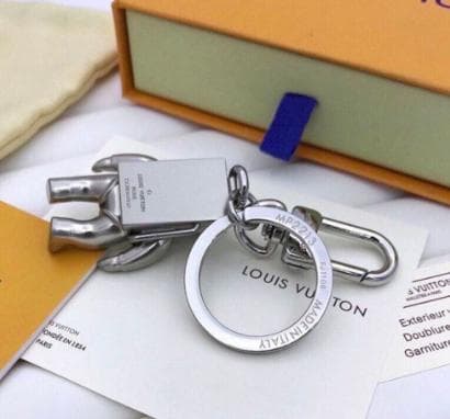 LOUIS VUITTON 宇宙飛行士 スペースマン キーリング キーホルダー