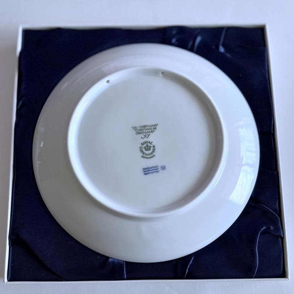 美品 2010年 ロイヤルコペンハーゲン 白熊 ポーラベア プレート 箱・冊子