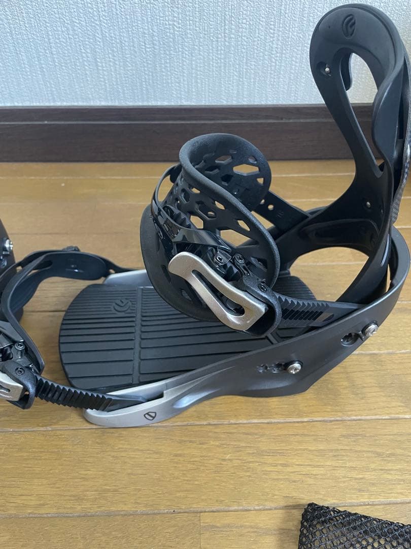 限定レア品 FLUX XV LTD Mフラックス ビンディング カーボン 軽量