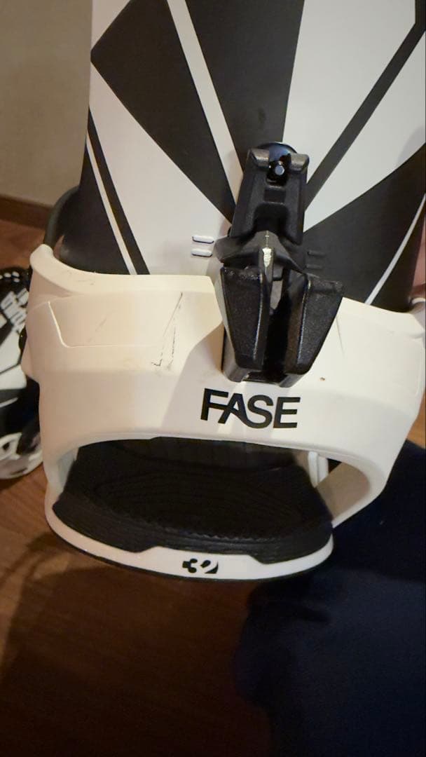 Volcom✖︎32サーティーツーコラボFASEビンディング