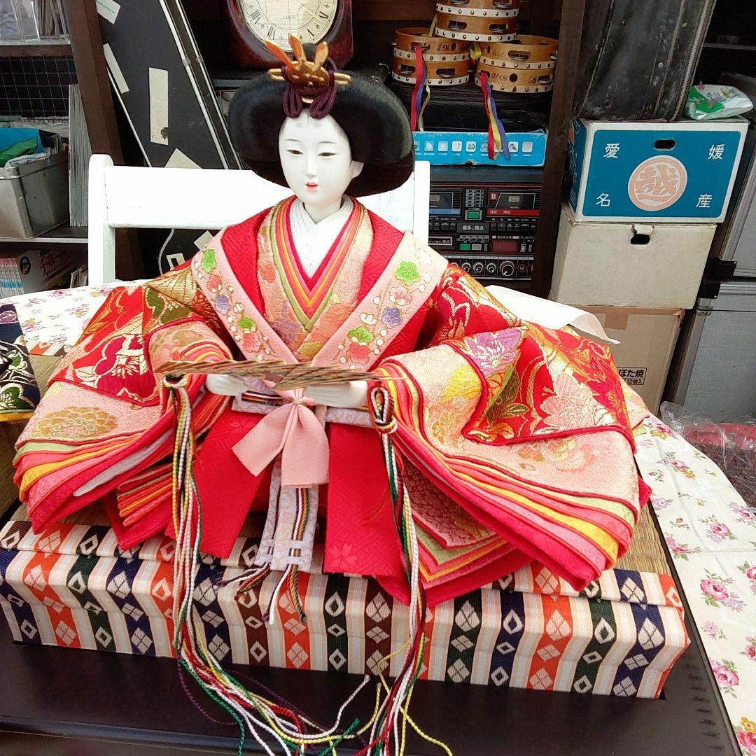 親王平飾り　特選十二単衣びな　台から人形まで　縦26cm　橫38cm　高さ34