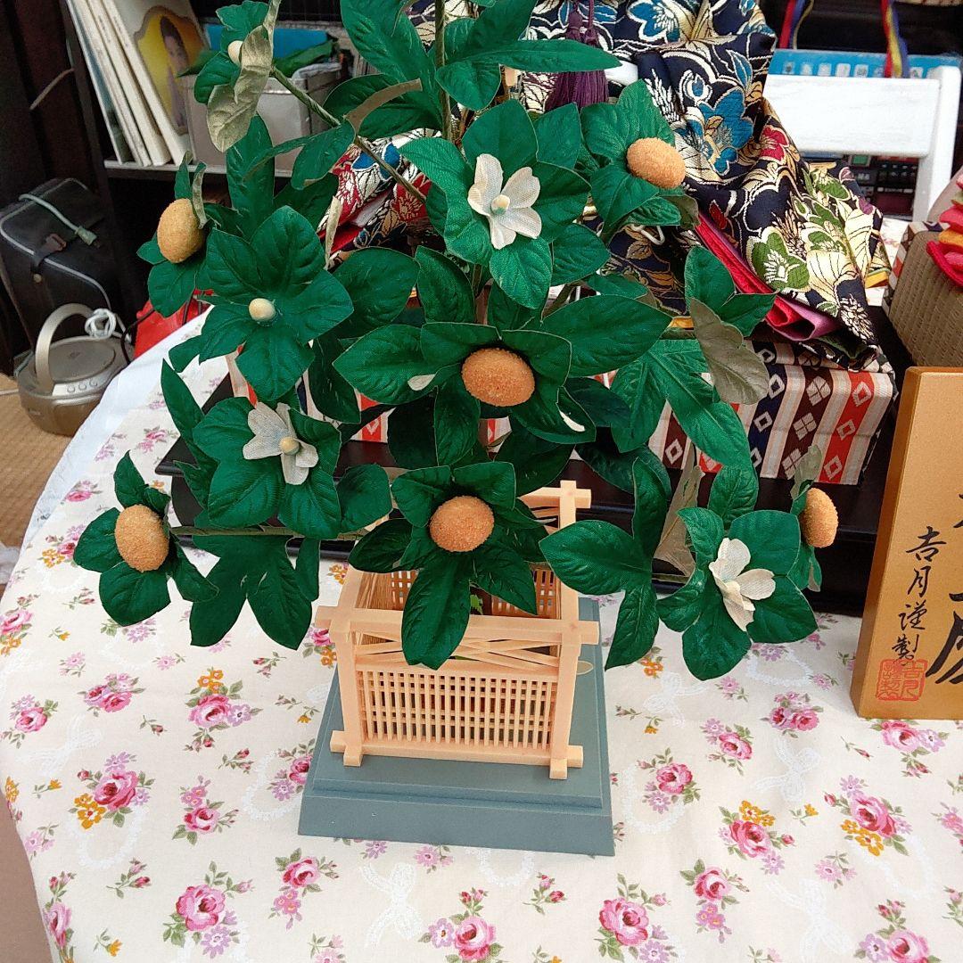 親王平飾り　特選十二単衣びな　台から人形まで　縦26cm　橫38cm　高さ34