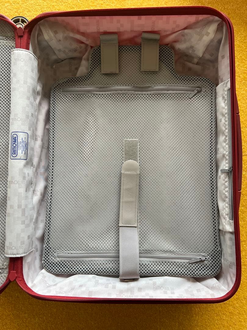 【リモア】サルサ　マット赤 ４輪 機内持ち込みサイズ