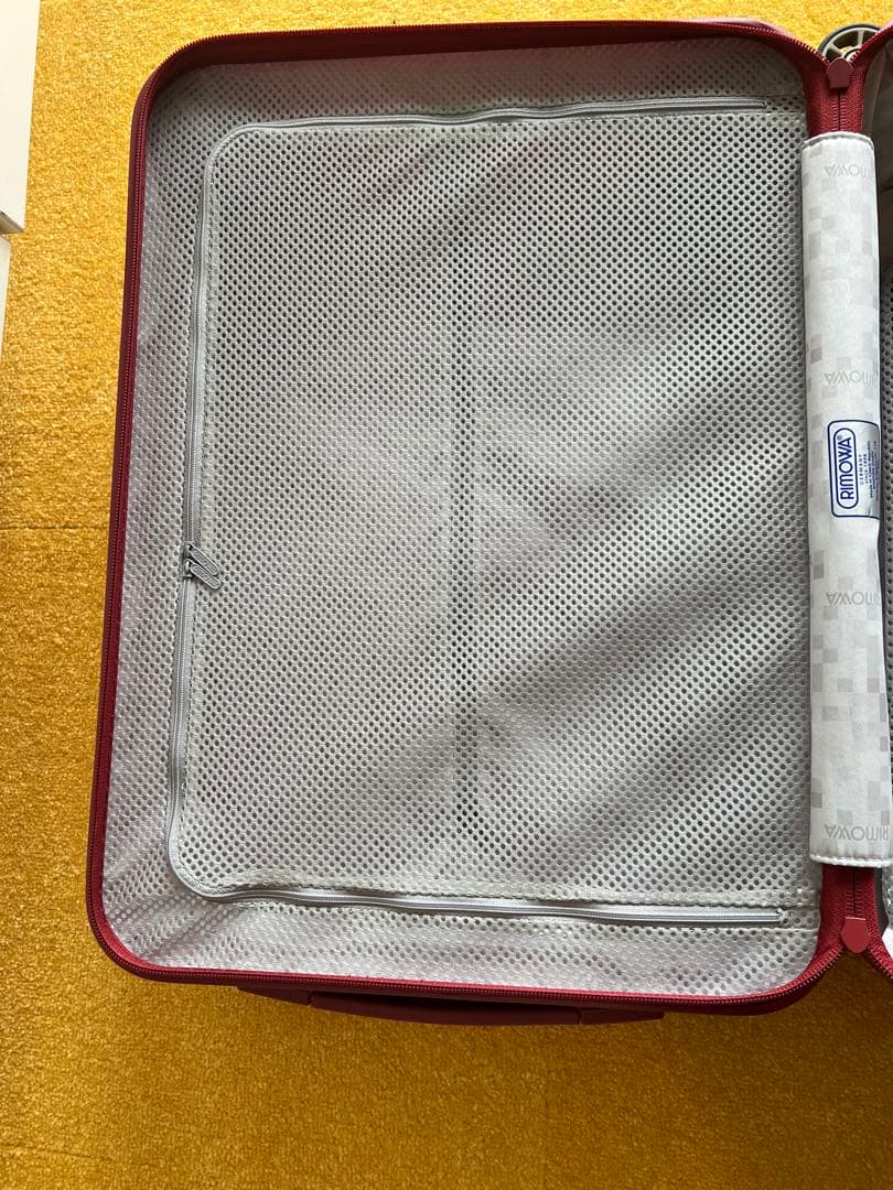 【リモア】サルサ　マット赤 ４輪 機内持ち込みサイズ