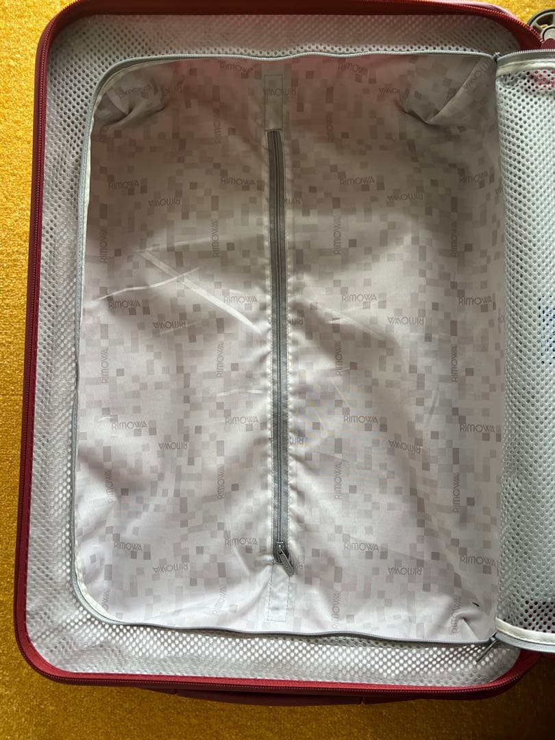 【リモア】サルサ　マット赤 ４輪 機内持ち込みサイズ