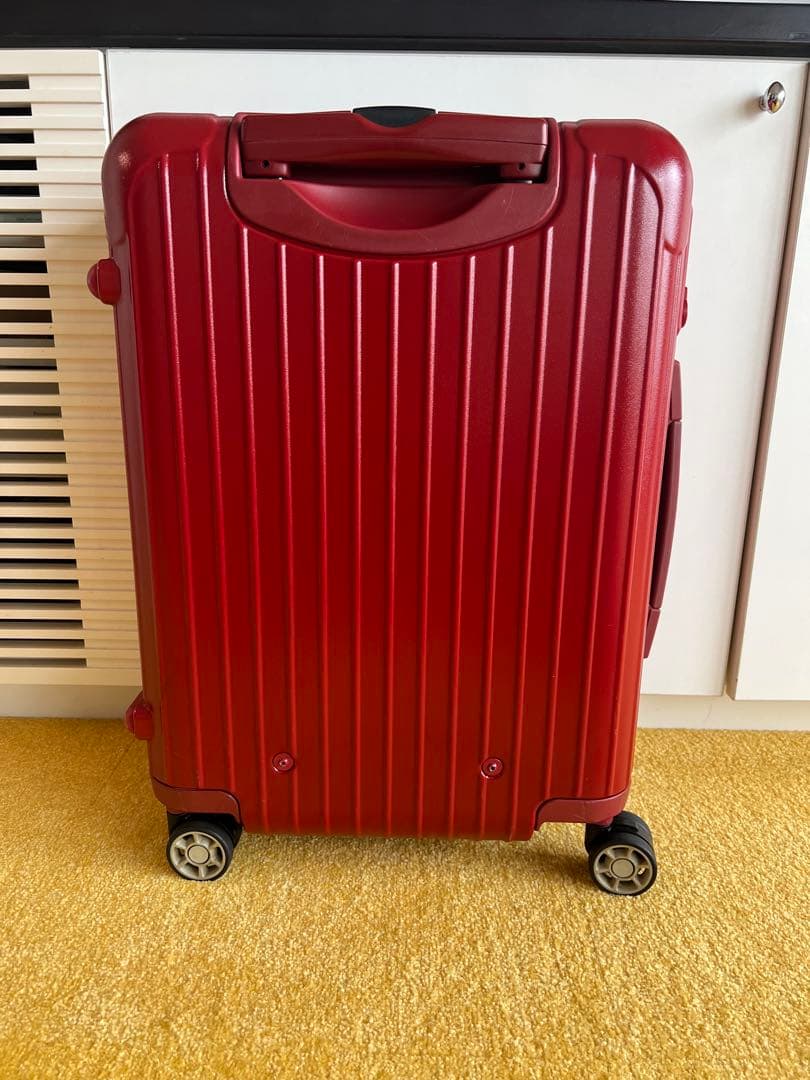 【リモア】サルサ　マット赤 ４輪 機内持ち込みサイズ