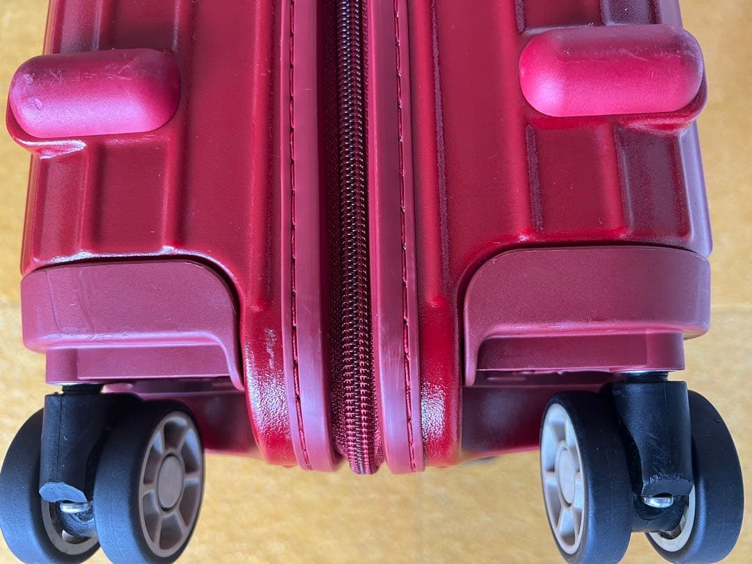 【リモア】サルサ　マット赤 ４輪 機内持ち込みサイズ