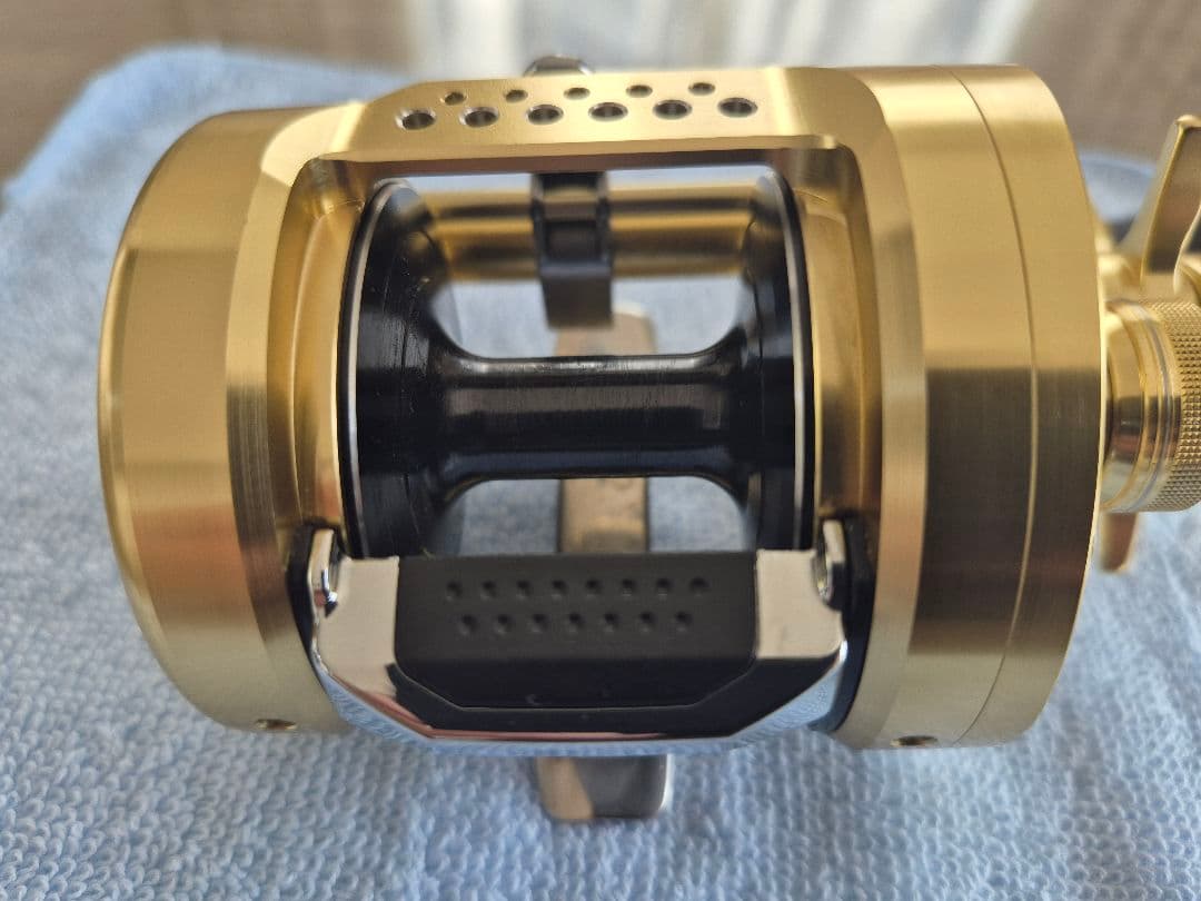 リール SHIMANO Calcutta Conquest 400