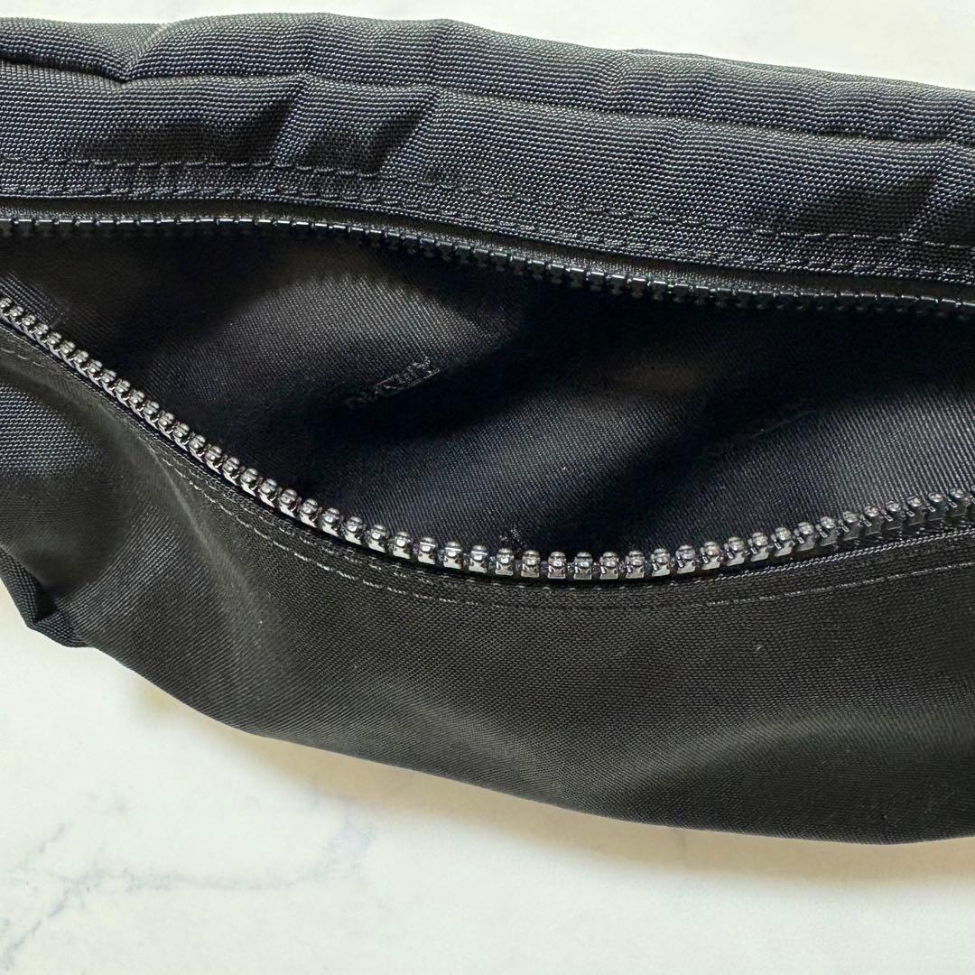 極美品 KENZO ケンゾー タイガー刺繍 ボディバッグ ウエストポーチ 黒