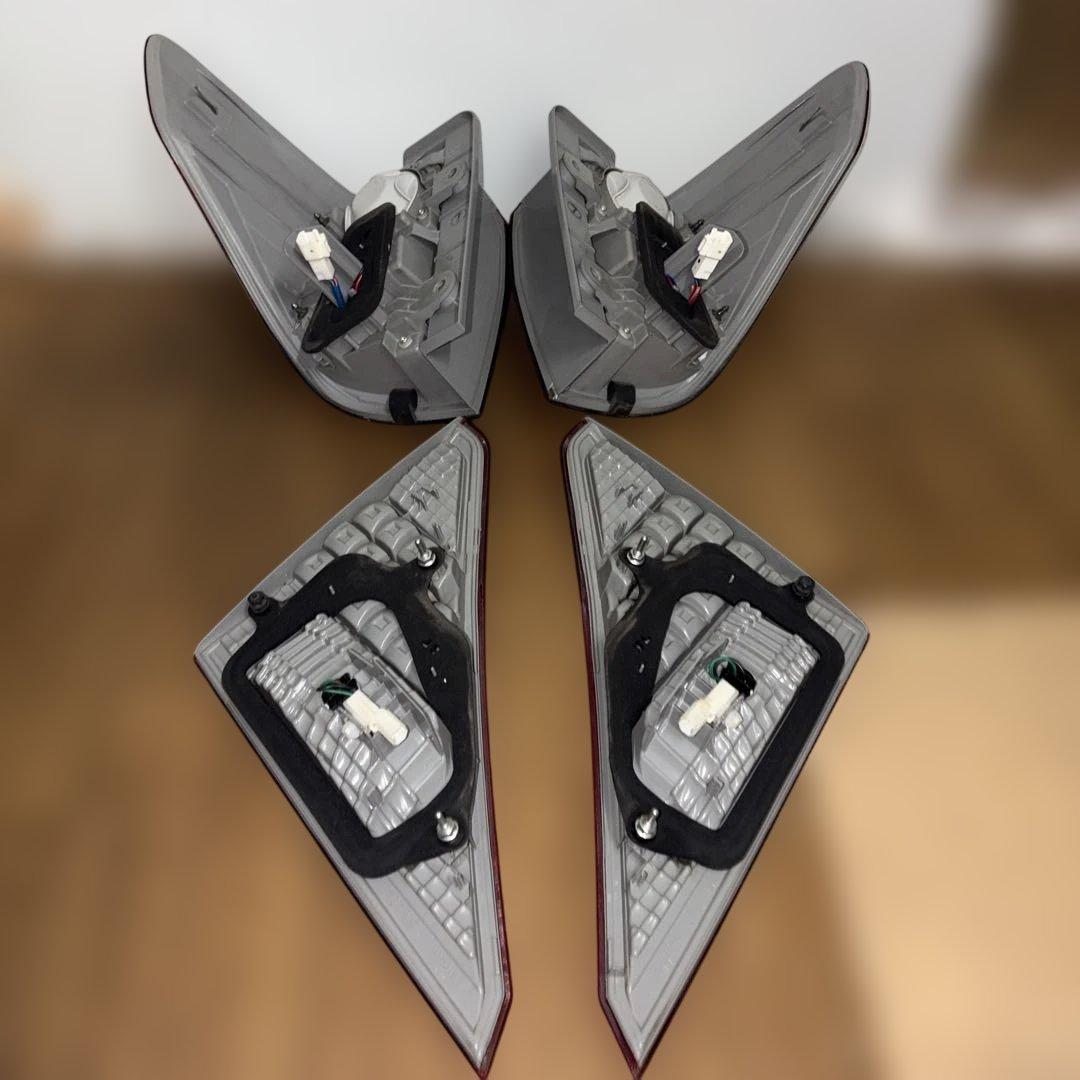 (01/月2011年) アルファード DBA-ANH20W テールランプセット