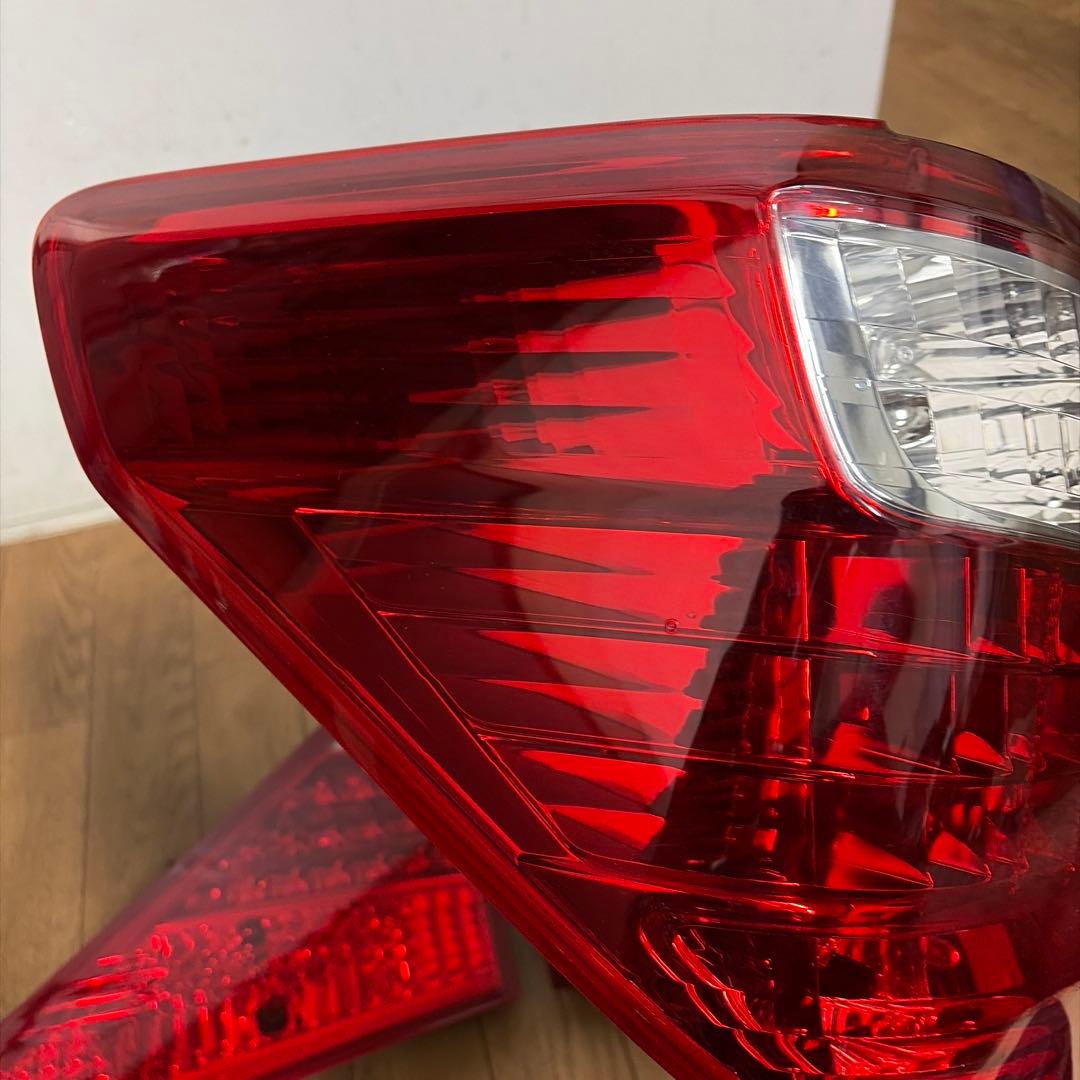 (01/月2011年) アルファード DBA-ANH20W テールランプセット