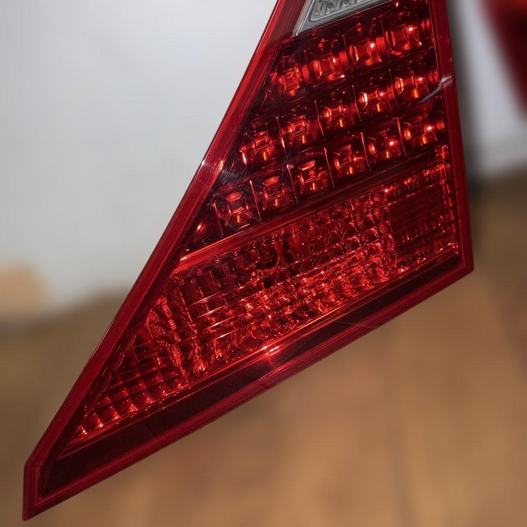 (01/月2011年) アルファード DBA-ANH20W テールランプセット