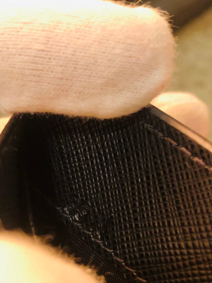 プラダ　三つ折り財布