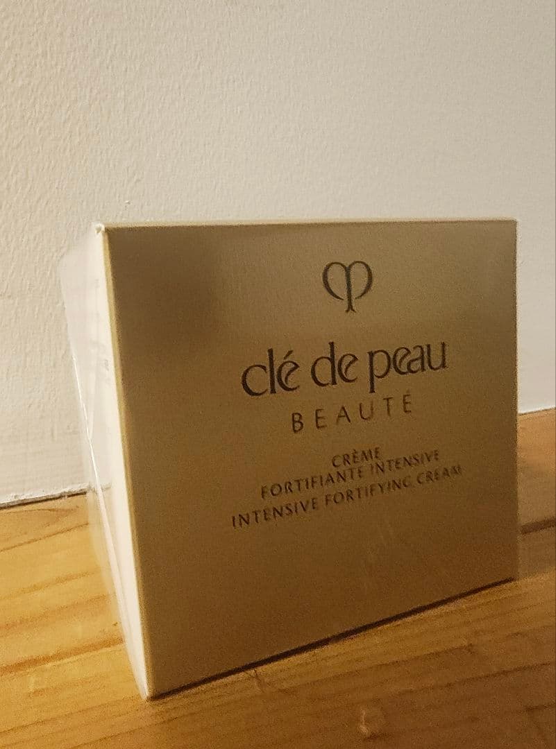 クレ・ド・ポーボーテ　クレームアンタンシヴn クリーム状乳液（夜用）