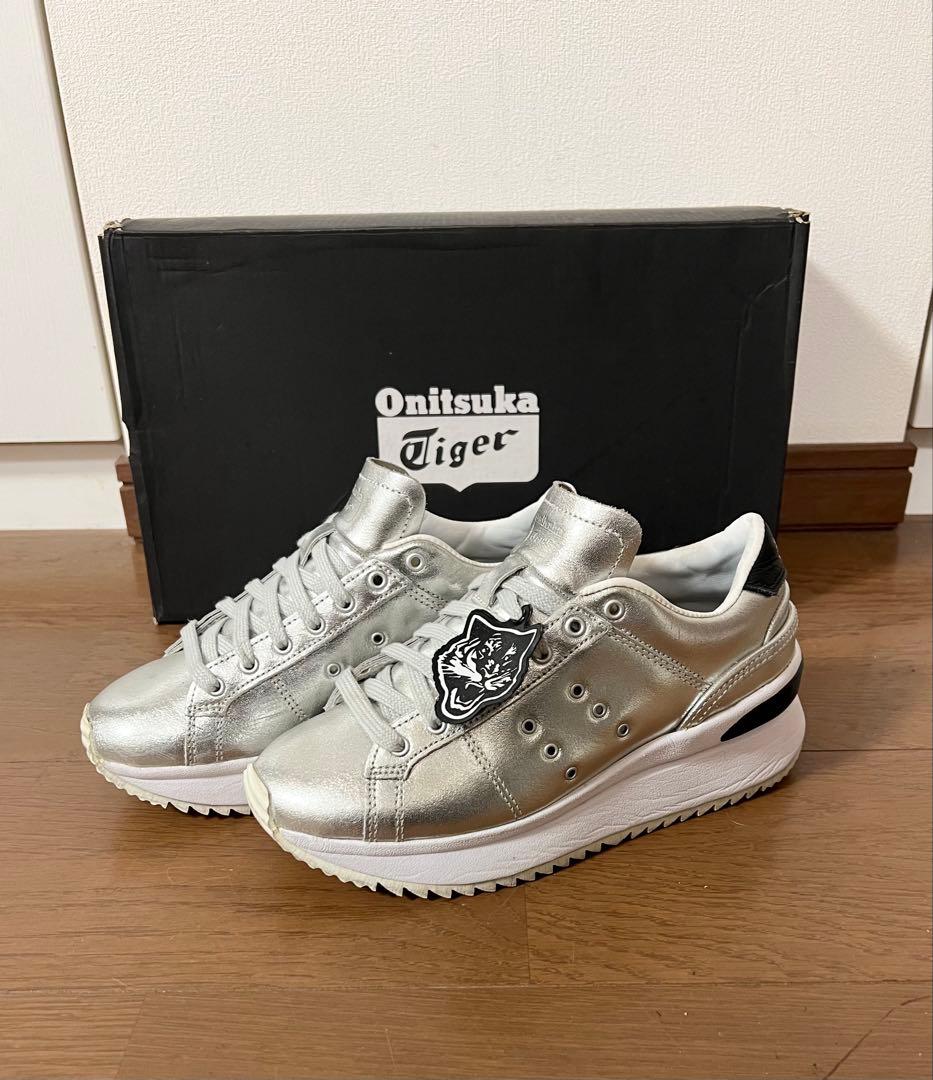 【美品】オニツカタイガー　厚底スニーカー　シルバー　22.5cm