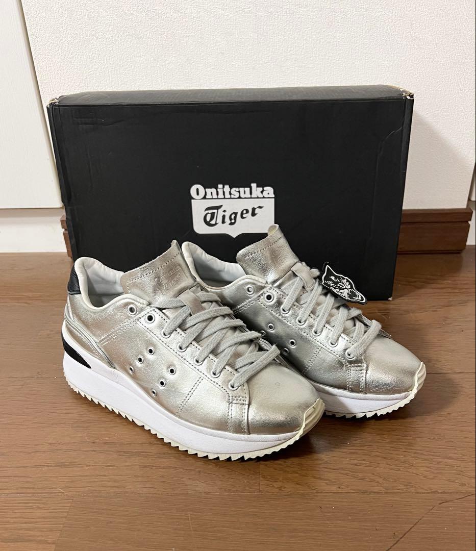 【美品】オニツカタイガー　厚底スニーカー　シルバー　22.5cm