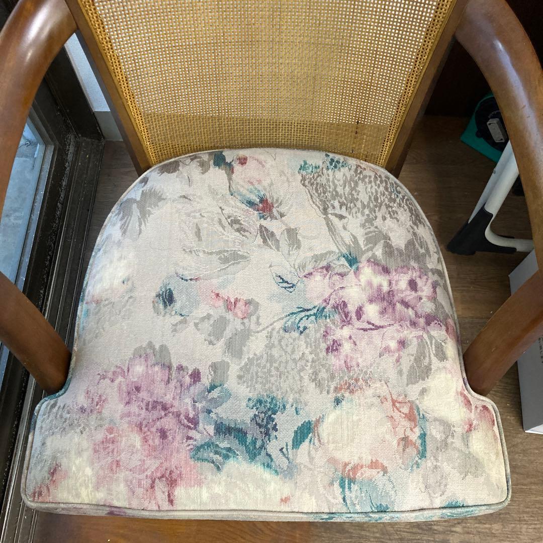 オールドマルニアンティークチェア　キャスター付き