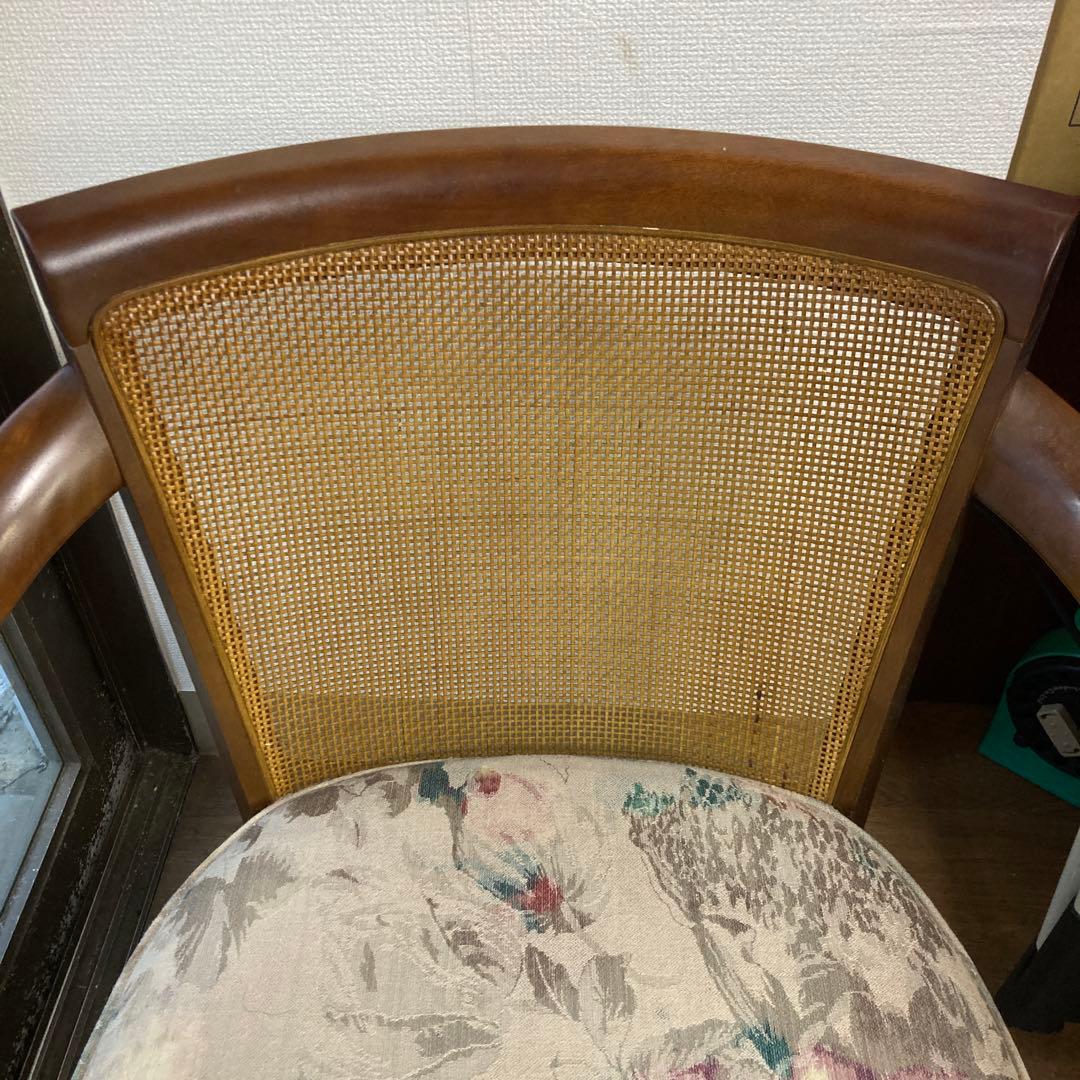 オールドマルニアンティークチェア　キャスター付き