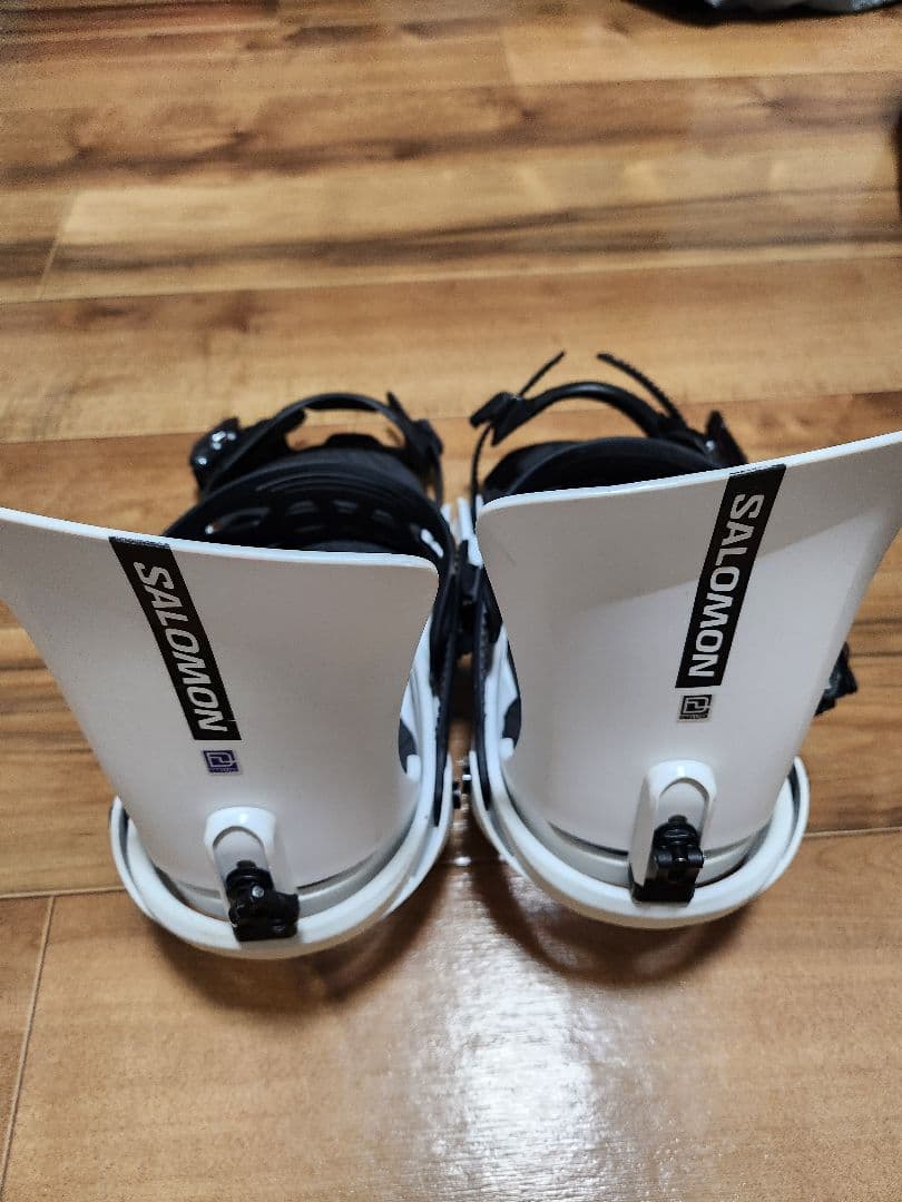 SALOMON ビンディング&DEE-LUXE 白色ブーツ セット&スキーウェア