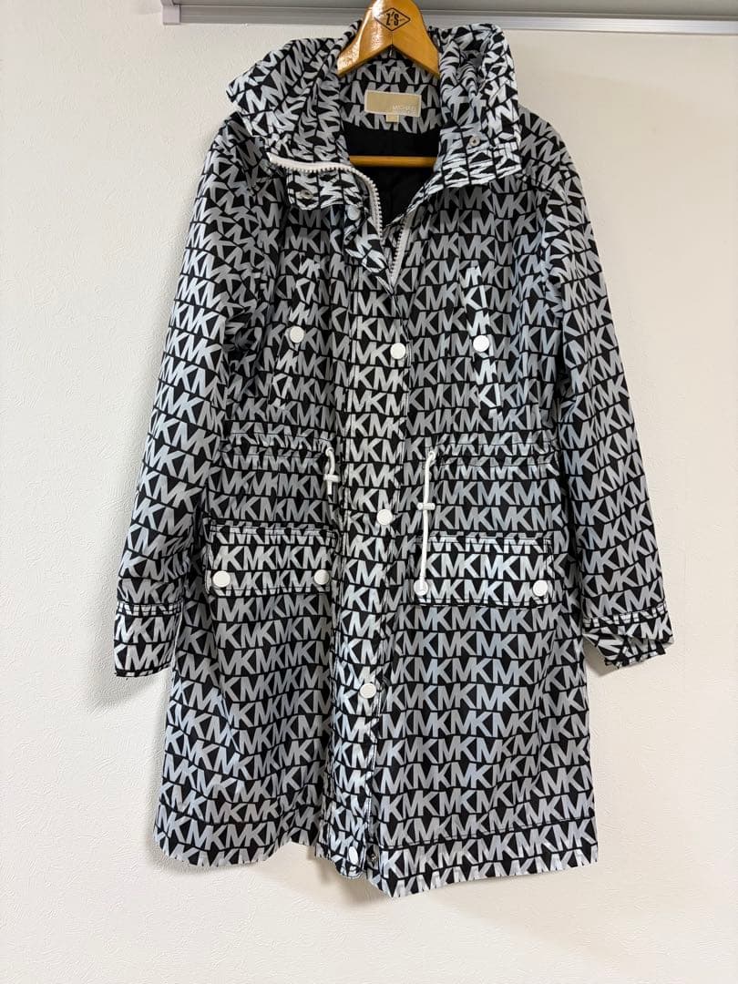 【アモアモ】マイケル・コース ロゴプリントロングパーカー