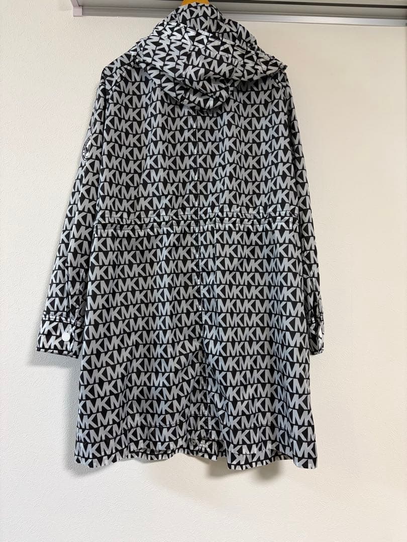 【アモアモ】マイケル・コース ロゴプリントロングパーカー