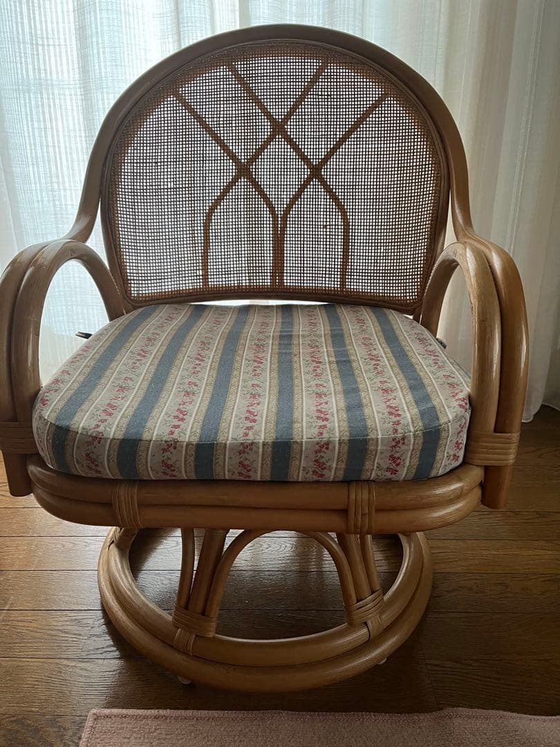 ラタンチエア回転椅子