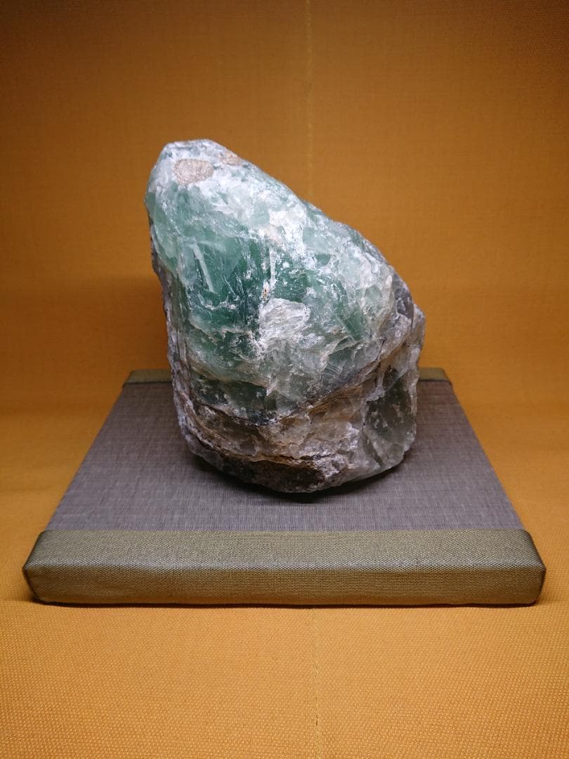 天然石　フローライト　原石　6kg　置物　インテリア　工芸品　美術品　A2850