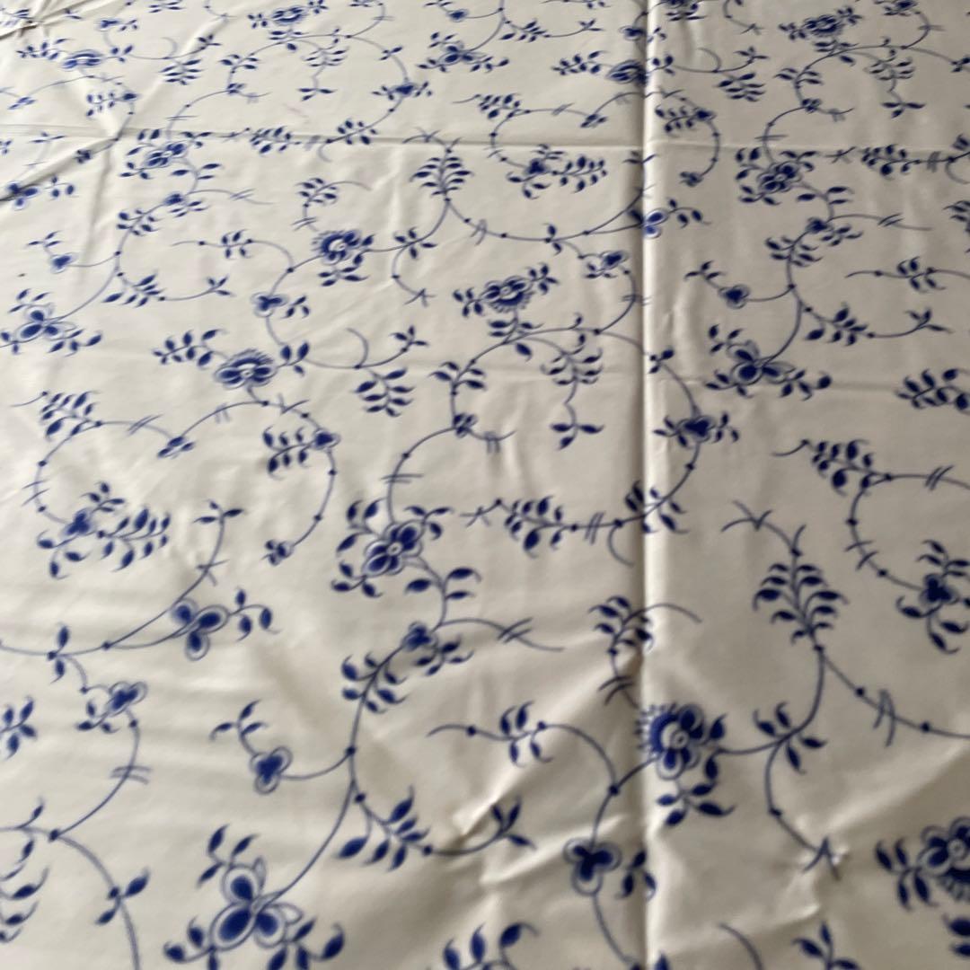   テーブルクロス 100%コットンサテ未使用品